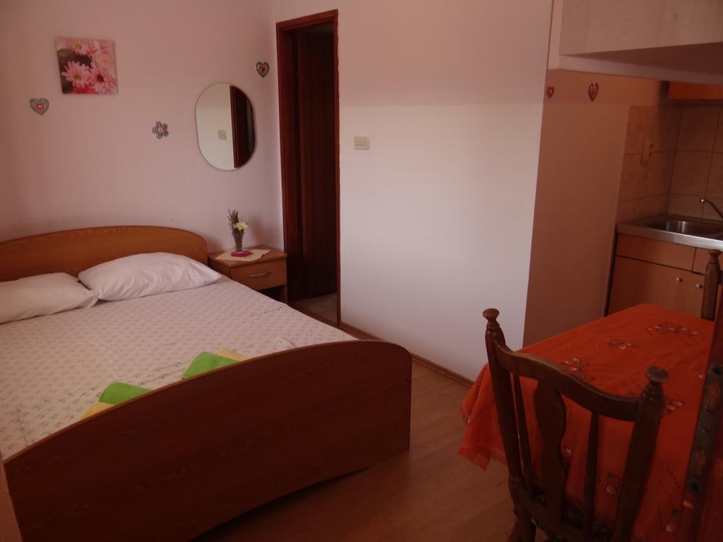 Apartments Jerkovic Stari Grad  Εξωτερικό φωτογραφία