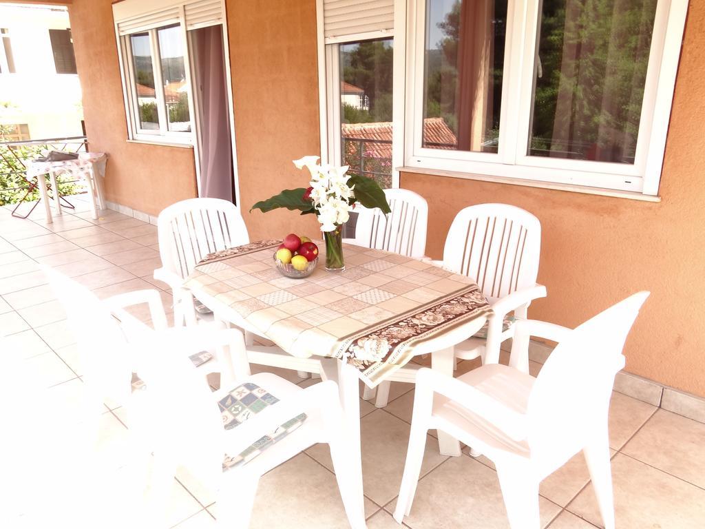 Apartments Jerkovic Stari Grad  Εξωτερικό φωτογραφία
