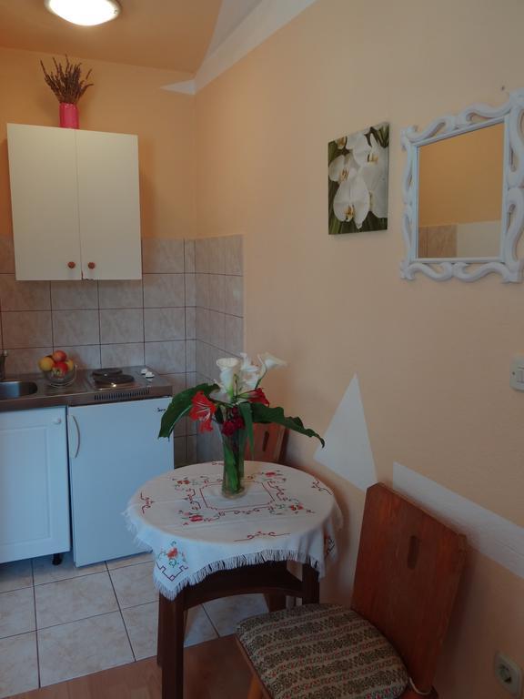 Apartments Jerkovic Stari Grad  Εξωτερικό φωτογραφία